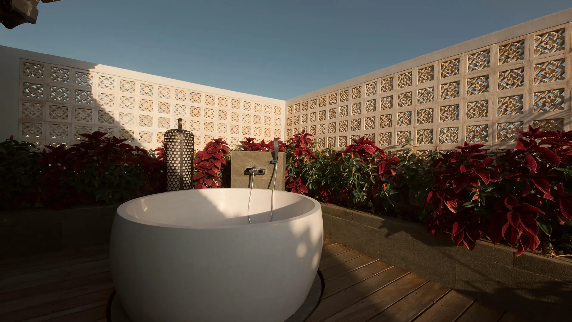 The Vira Bali Boutique Hotel & Suite Kuta Lombok 4*,